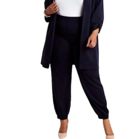 GIRL WITH CURVES x Dia & Co Jogger Pants - Picture 1 of 3